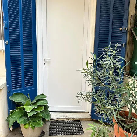 2 Pieces *